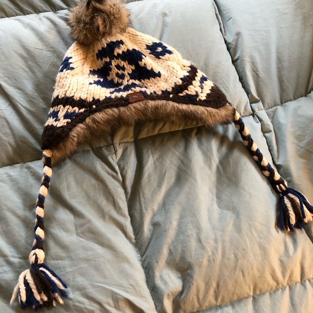 Fur Lined A&F Hat - Picture 6 of 6